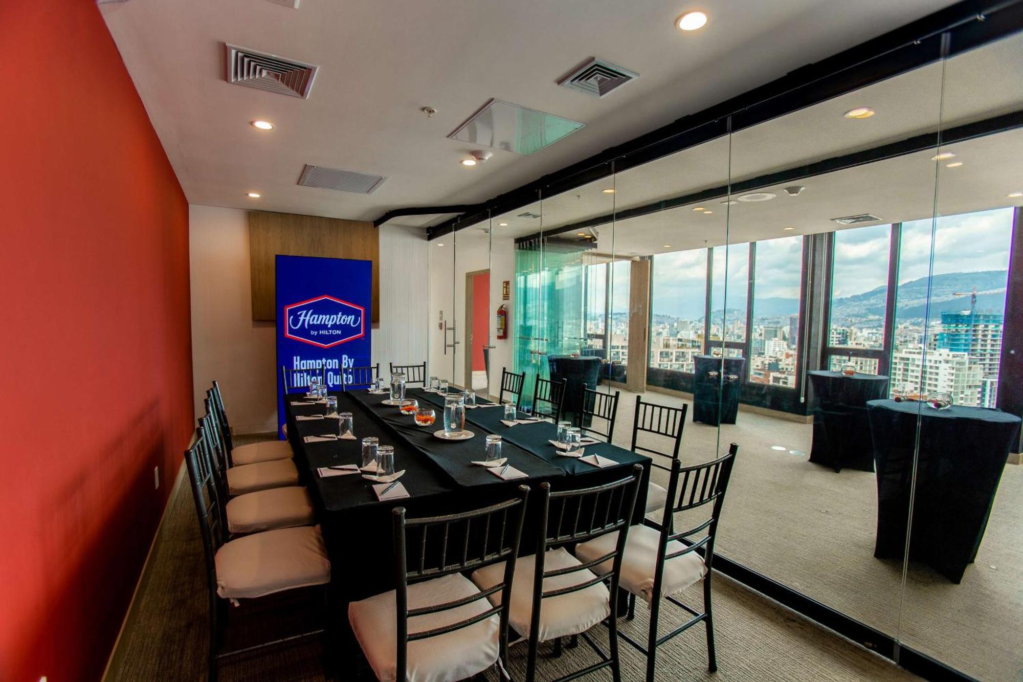 Hampton By Hilton Quito La Carolina Park Hotel Ngoại thất bức ảnh