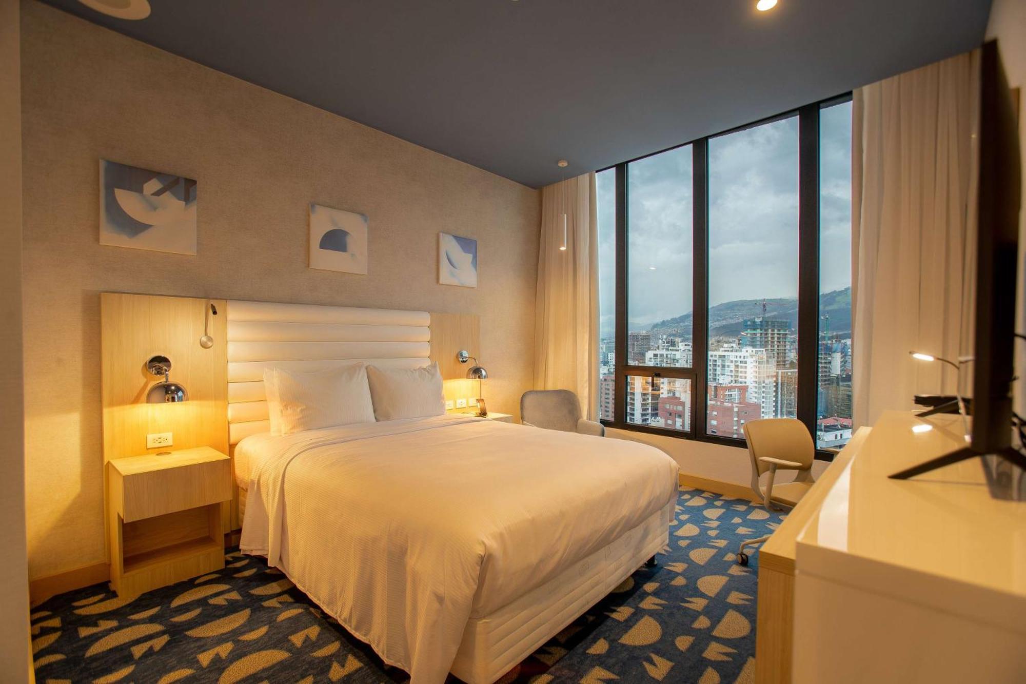 Hampton By Hilton Quito La Carolina Park Hotel Ngoại thất bức ảnh