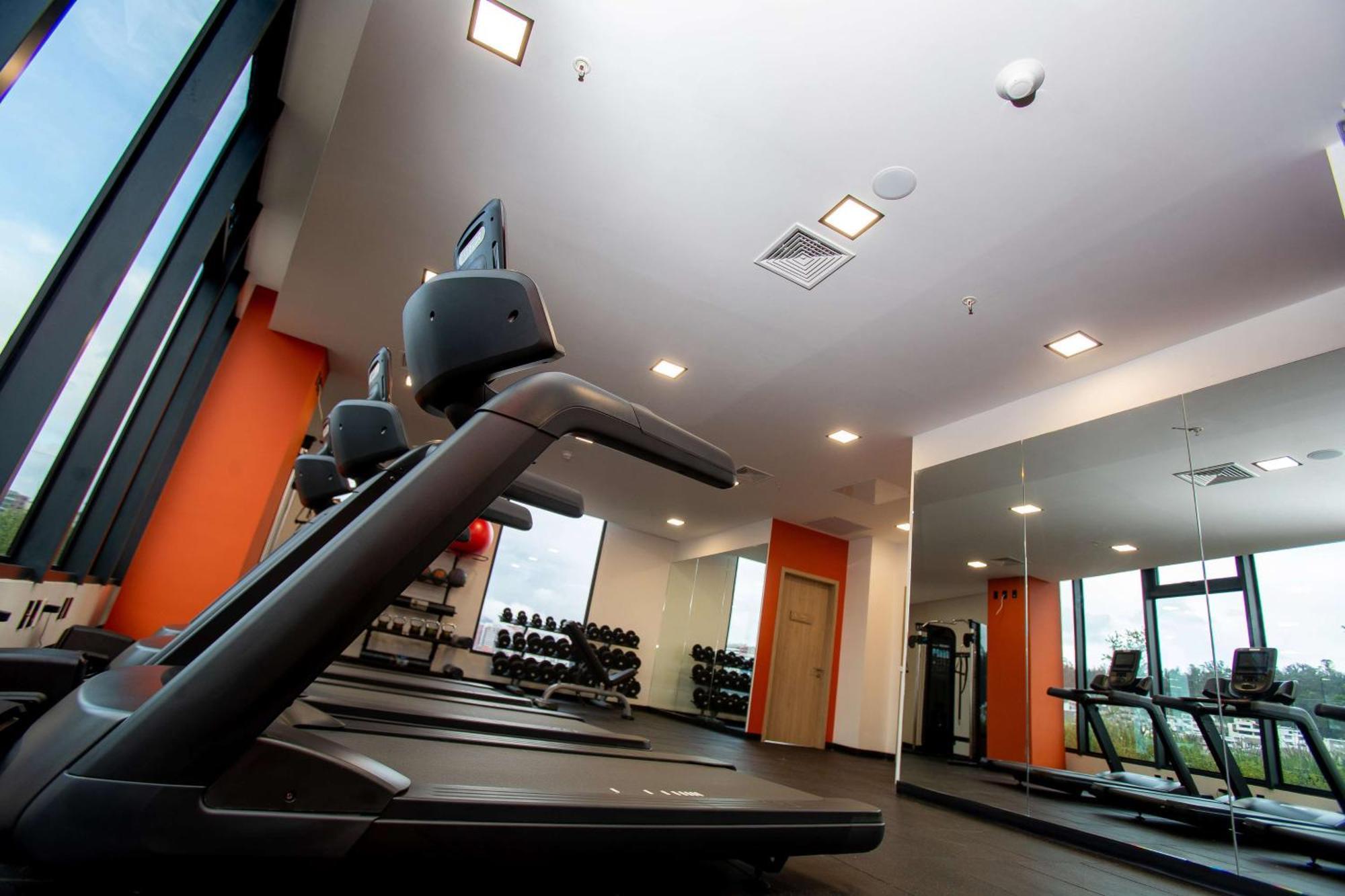 Hampton By Hilton Quito La Carolina Park Hotel Ngoại thất bức ảnh