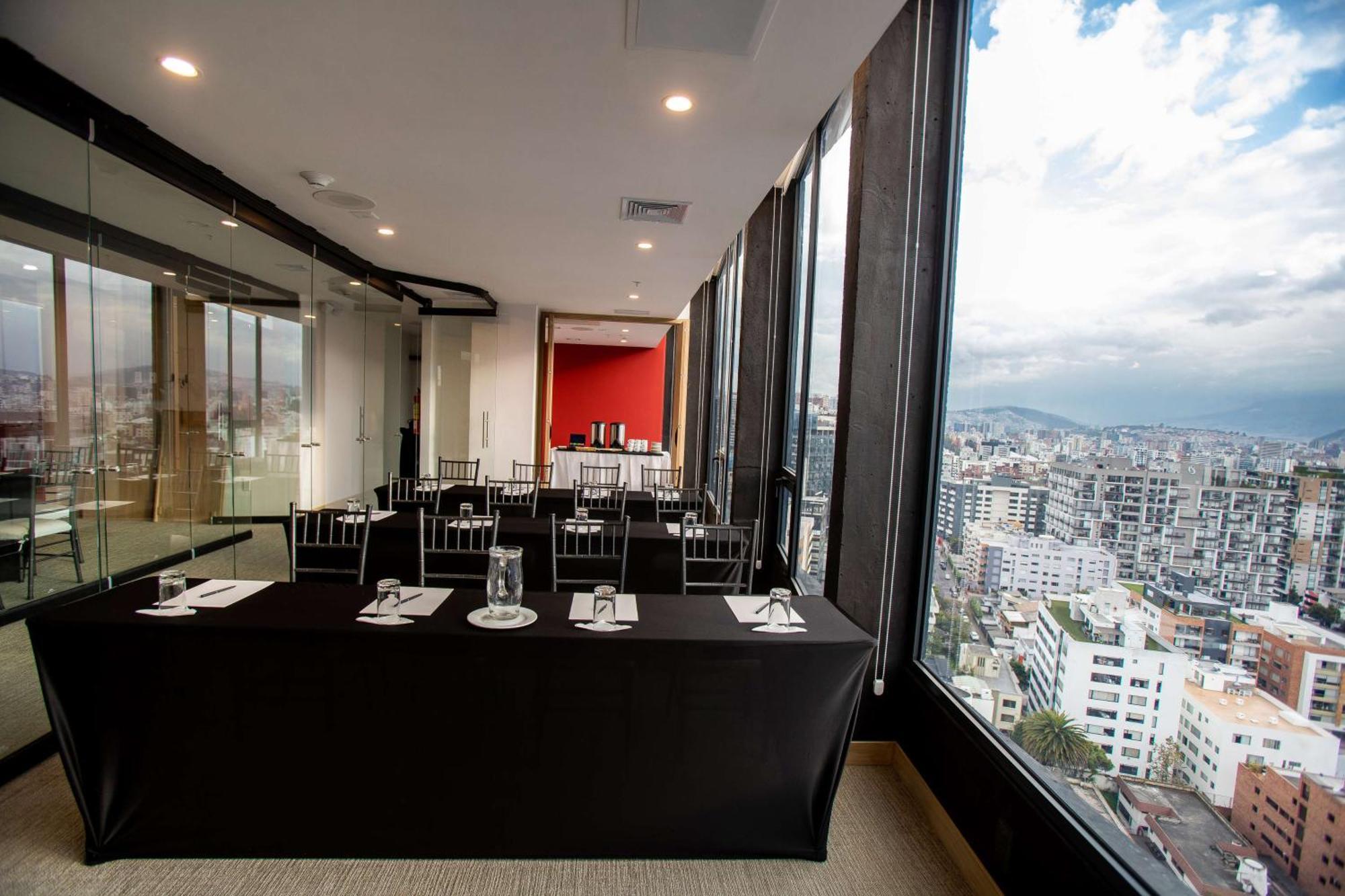 Hampton By Hilton Quito La Carolina Park Hotel Ngoại thất bức ảnh